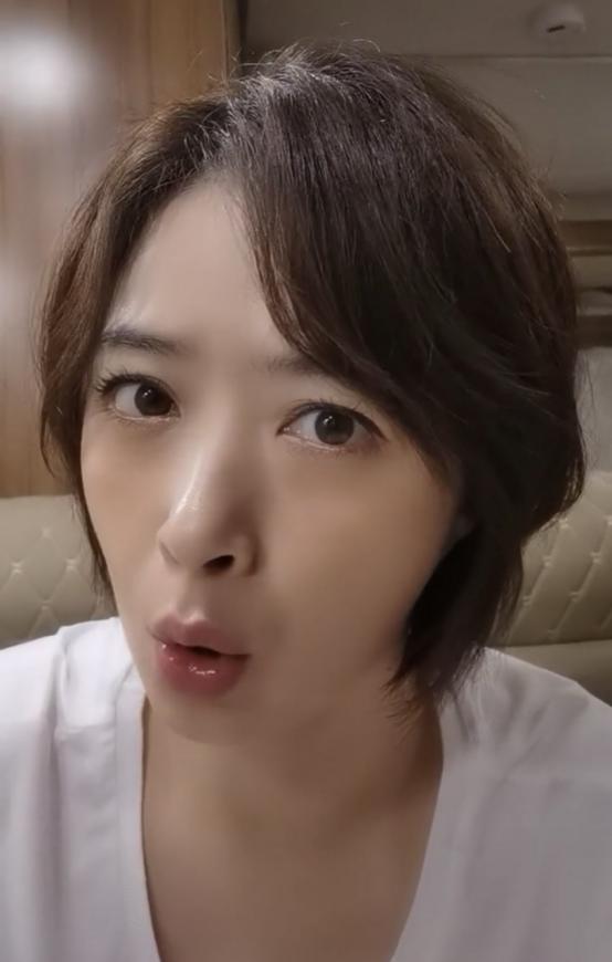 蒋欣上镜显胖的真实对比,蒋欣瘦成肌肉