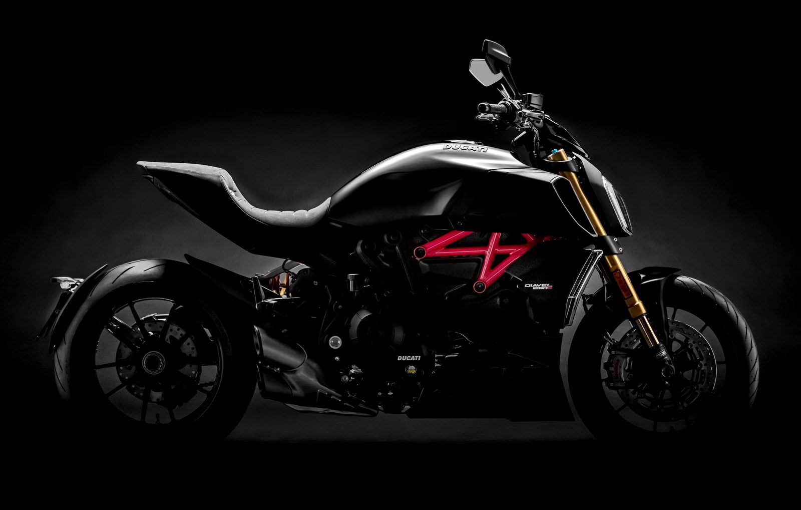 杜卡迪diavel大魔鬼1260,杜卡迪diavel1260s多少钱