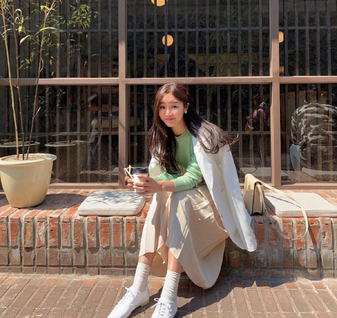 韩国小姐姐夏季穿搭look,可爱的韩国小姐姐教你怎么学穿搭