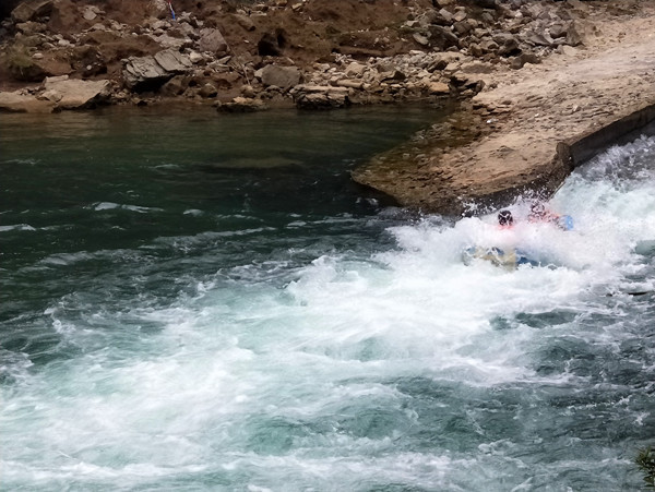 彭水阿依河旅游路线,重庆彭水阿依河漂流双人行攻略