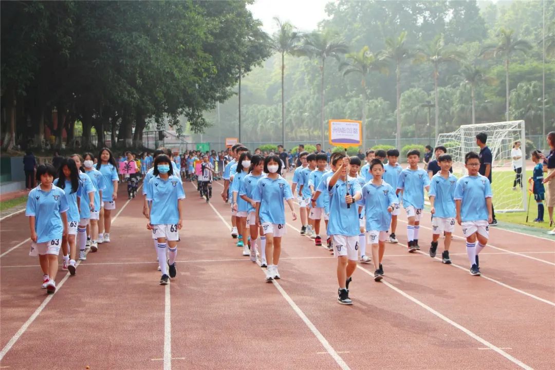 校园足球点燃绿茵梦想,校园足球联赛拉开序幕