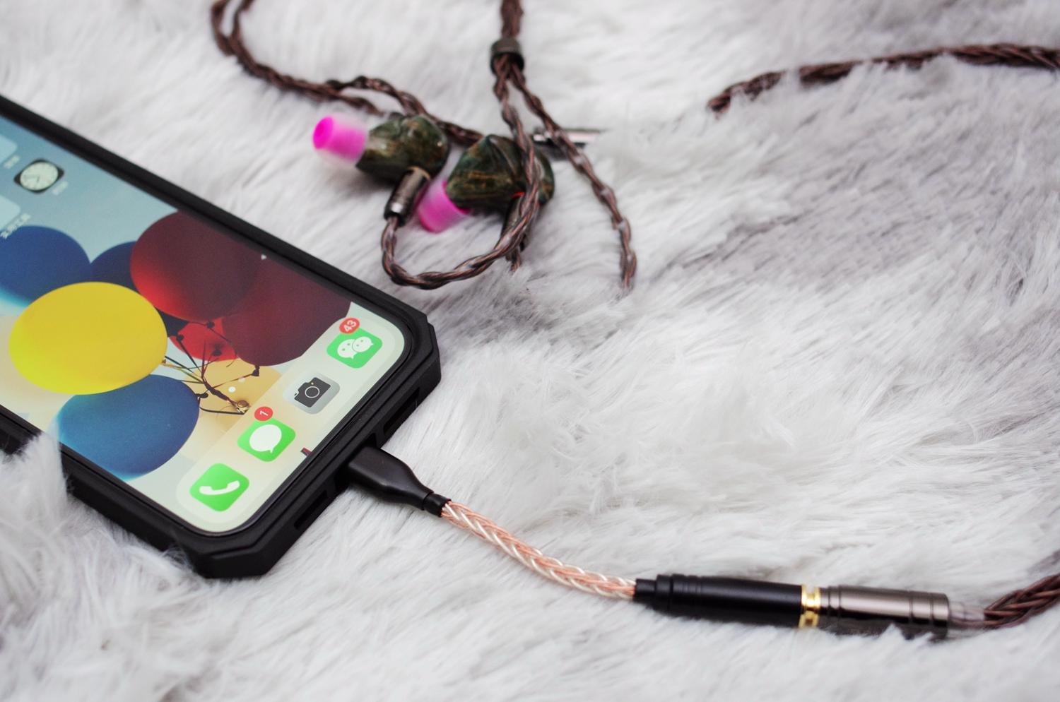 或许比原厂还要好一些：我的iPhone12的“高冷”配件们