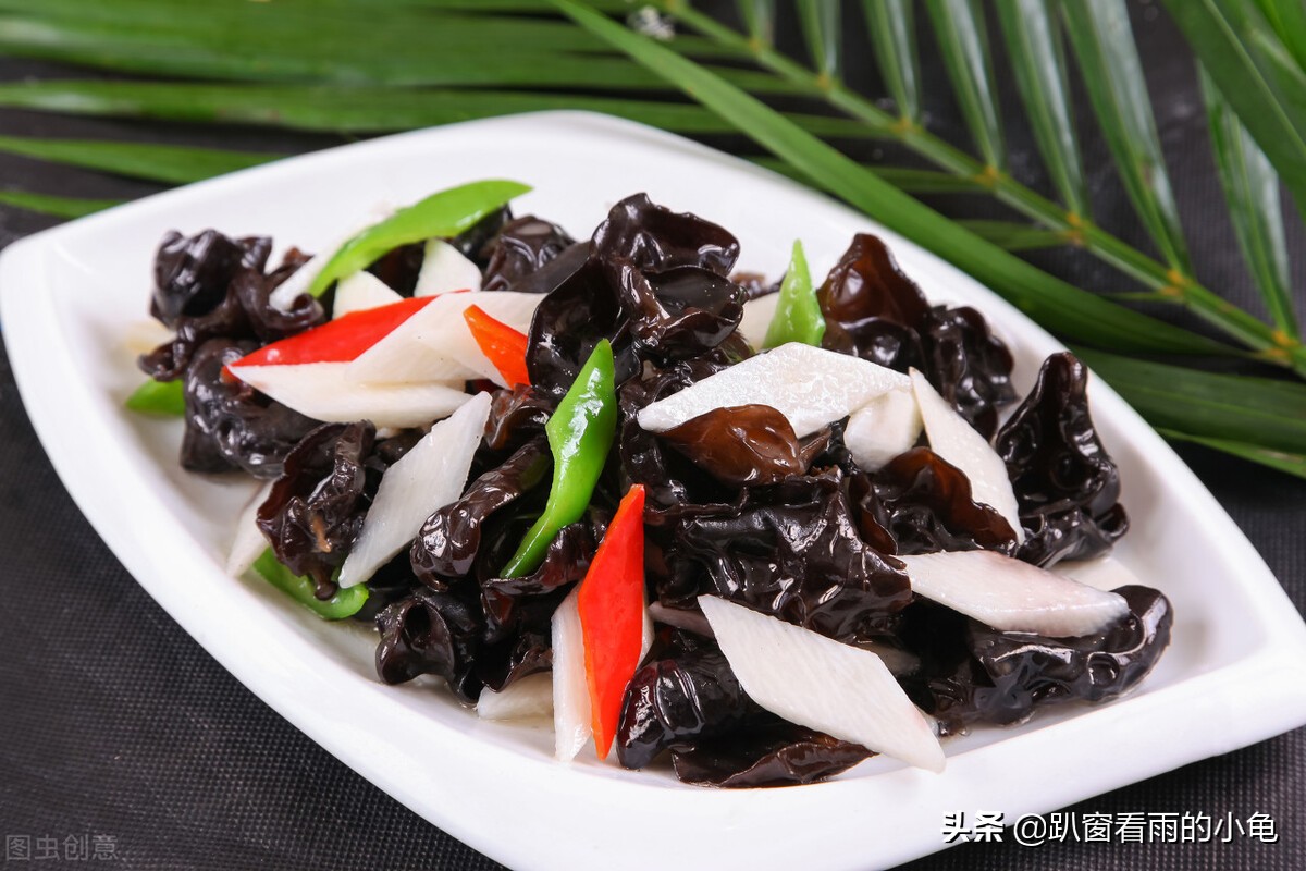 春天多吃木耳，清淡低脂防春燥，牢记“3宜4不要”，身体更健康