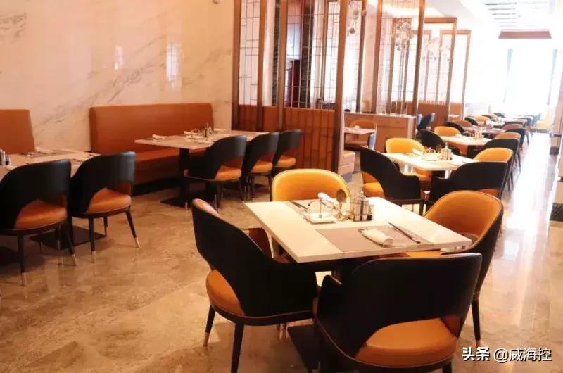 不到百元的大餐,不到百元的酒店