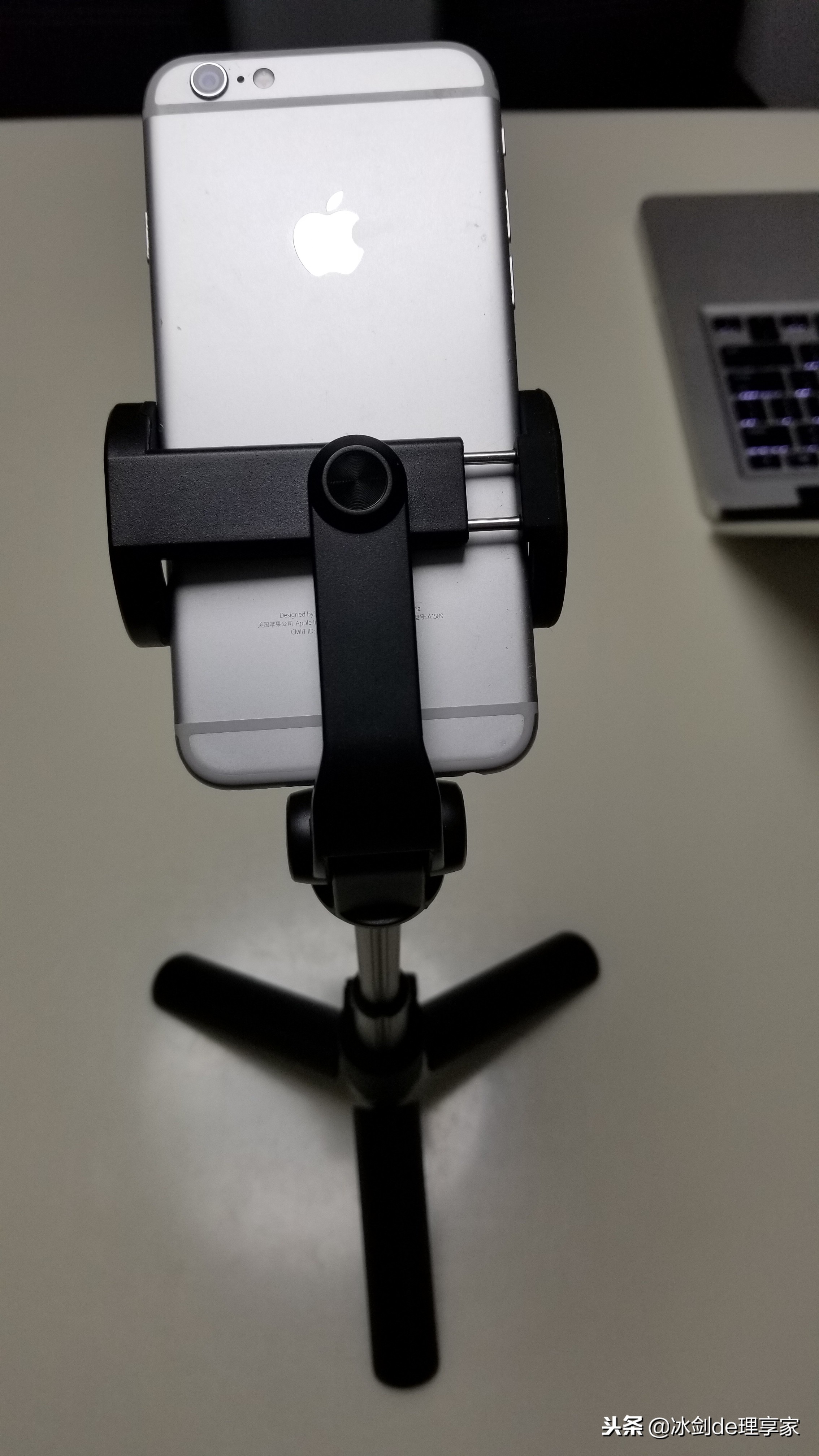 华为三脚架自拍杆af15怎么用,华为三脚架自拍杆无线版怎么用