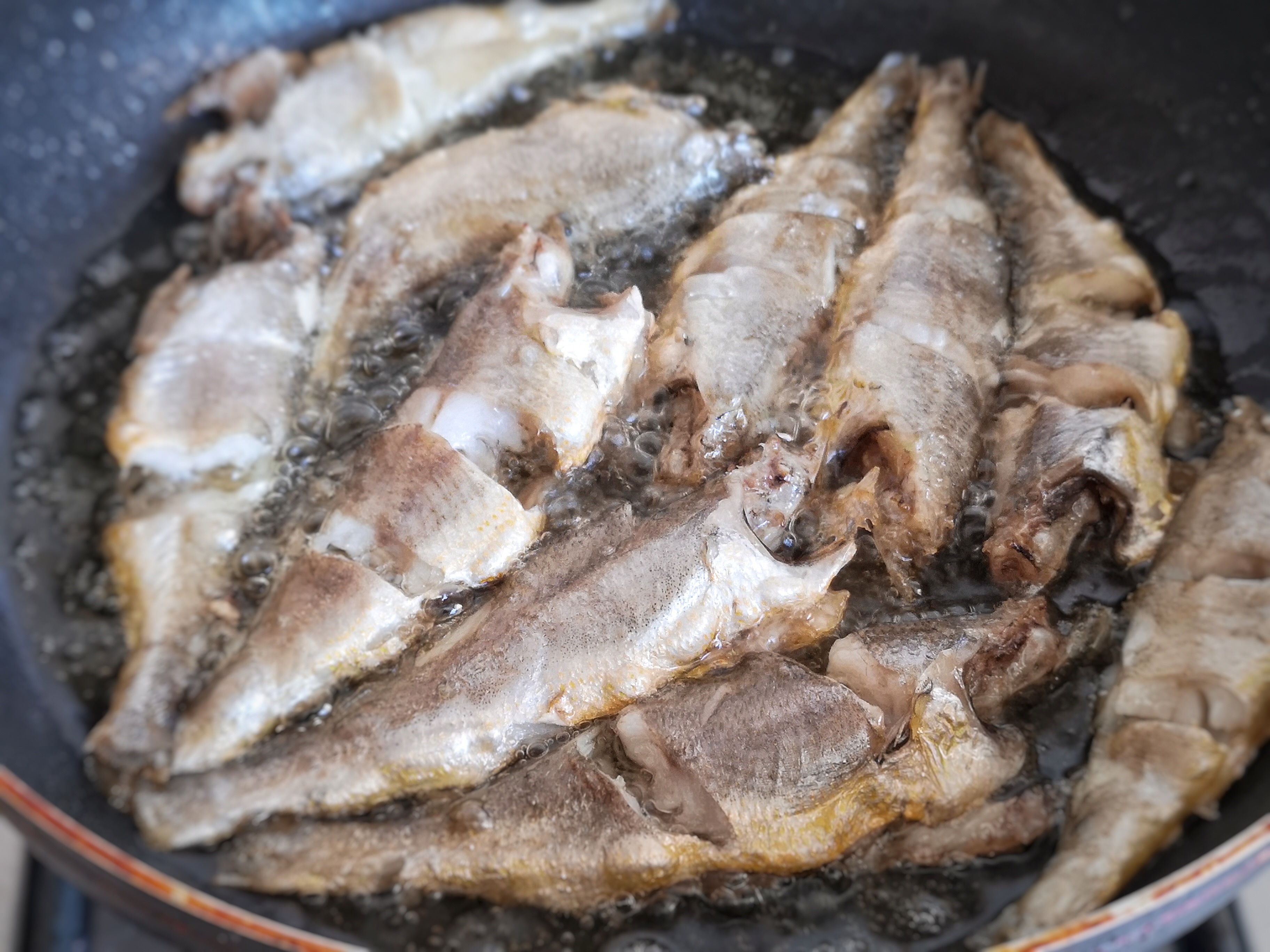 正宗五香小酥鱼,五香酥鱼正宗制作方法