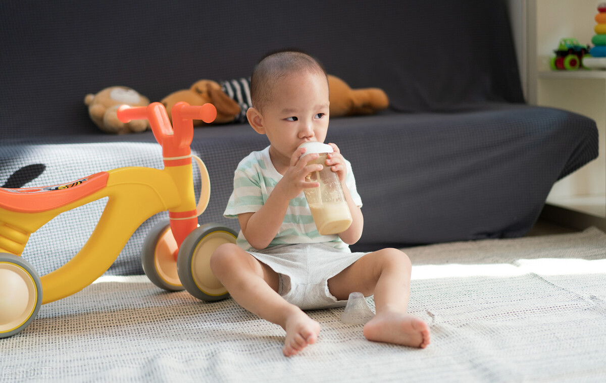 毒奶粉事件中的孩子现在如何,喝毒奶粉长大的孩子现在怎样了