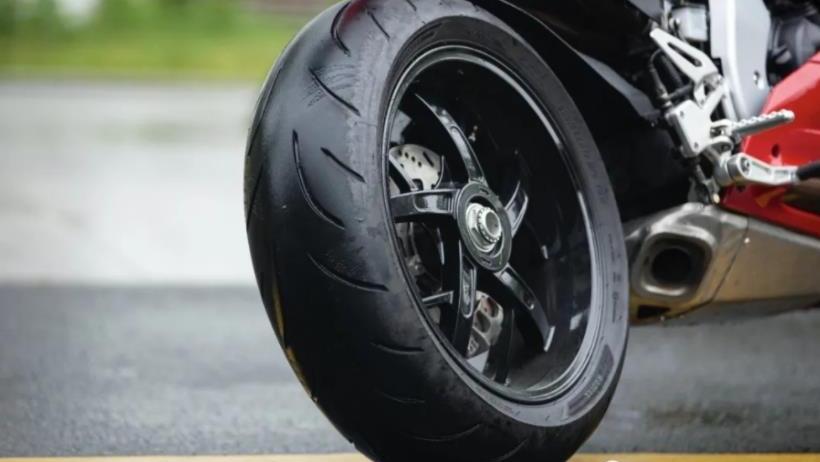 摩枭500rr为什么不是四缸车,摩枭500rr尊贵版和赛道版区别