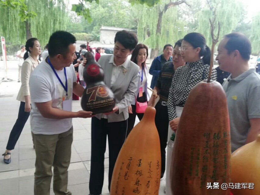 小葫芦，大梦想——葫芦王马友谊