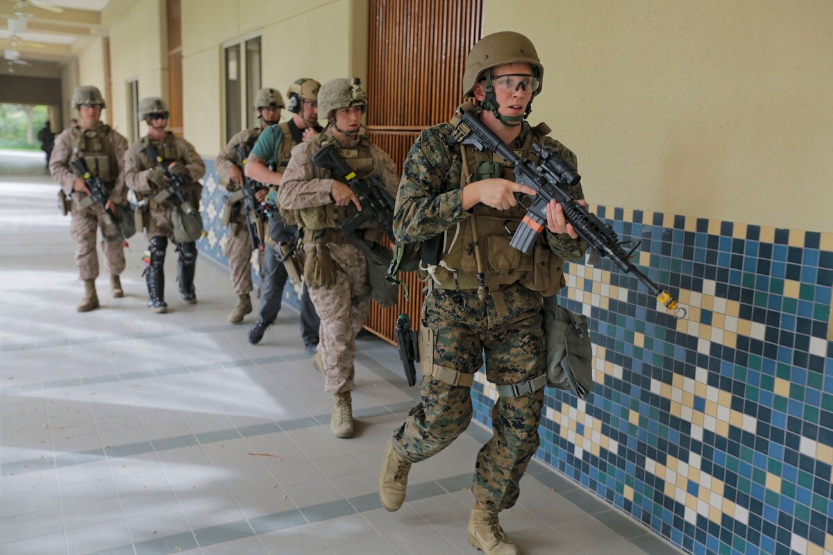 四大信号显示，两岸局势已经十分紧张，如何*局破**？至少有两个办法