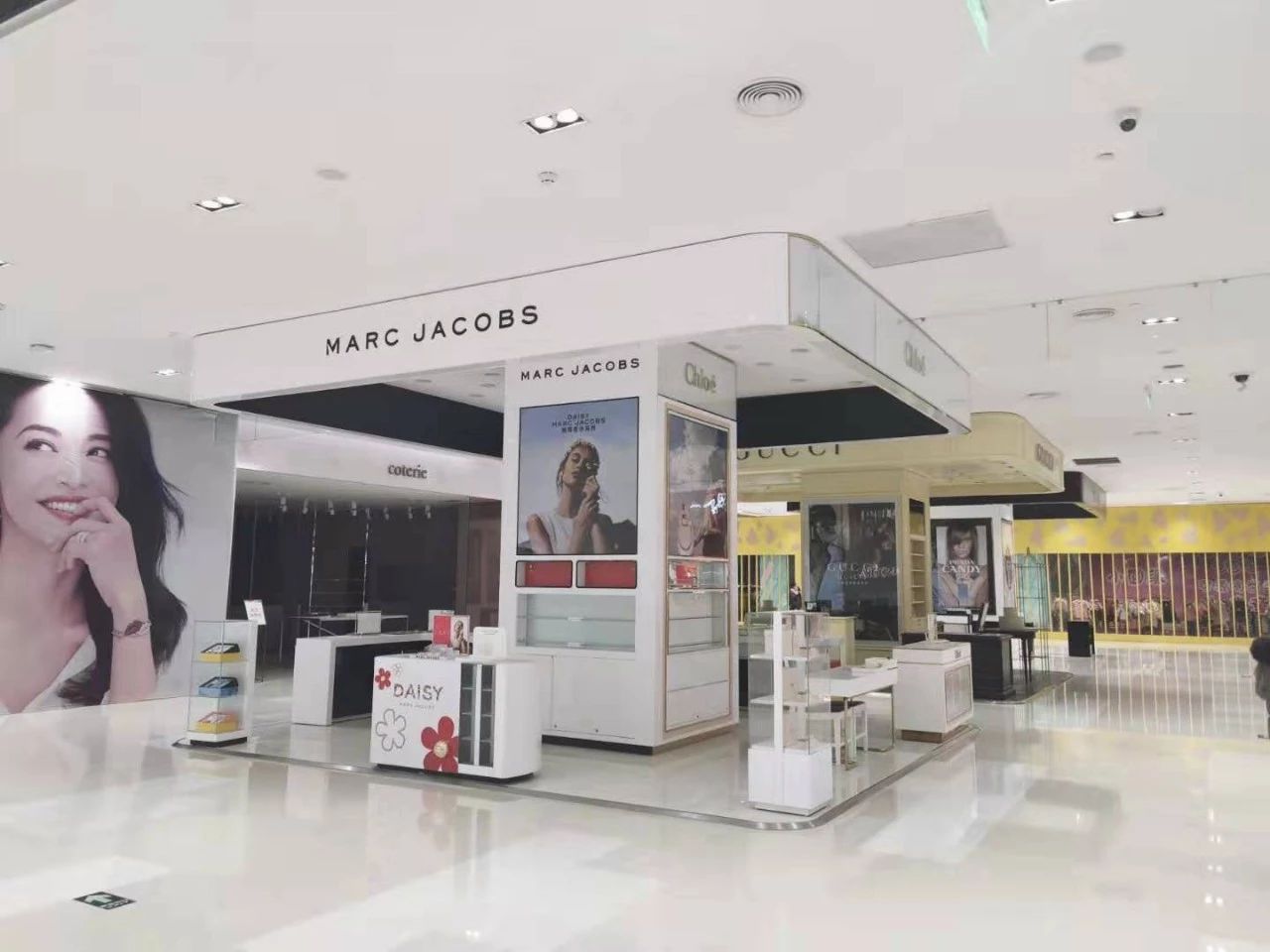 缇ゅ厜骞垮満闂簵,鎴愰兘iphone缇ゅ厜骞垮満