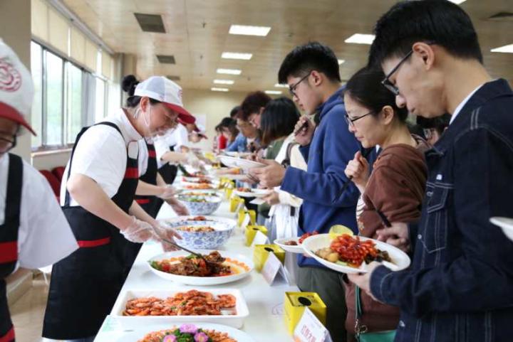 如果你恨一个人就送他去纽约,如果你恨一个人那个人会有报应吗