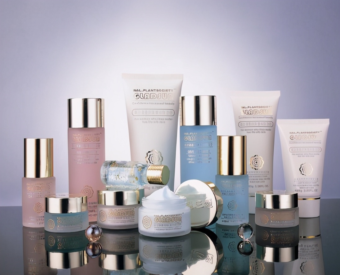 每天用化妆品的顺序,每天都用的化妆品有哪些