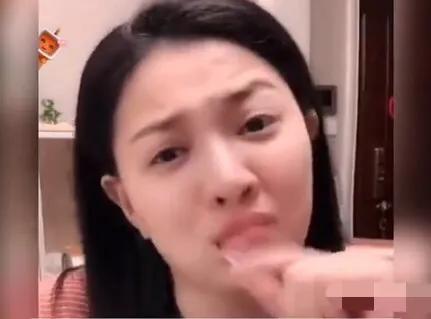 大连冰冰与莹少互撕爆漏照！莹少喊话粉丝全体举报泰迪冰