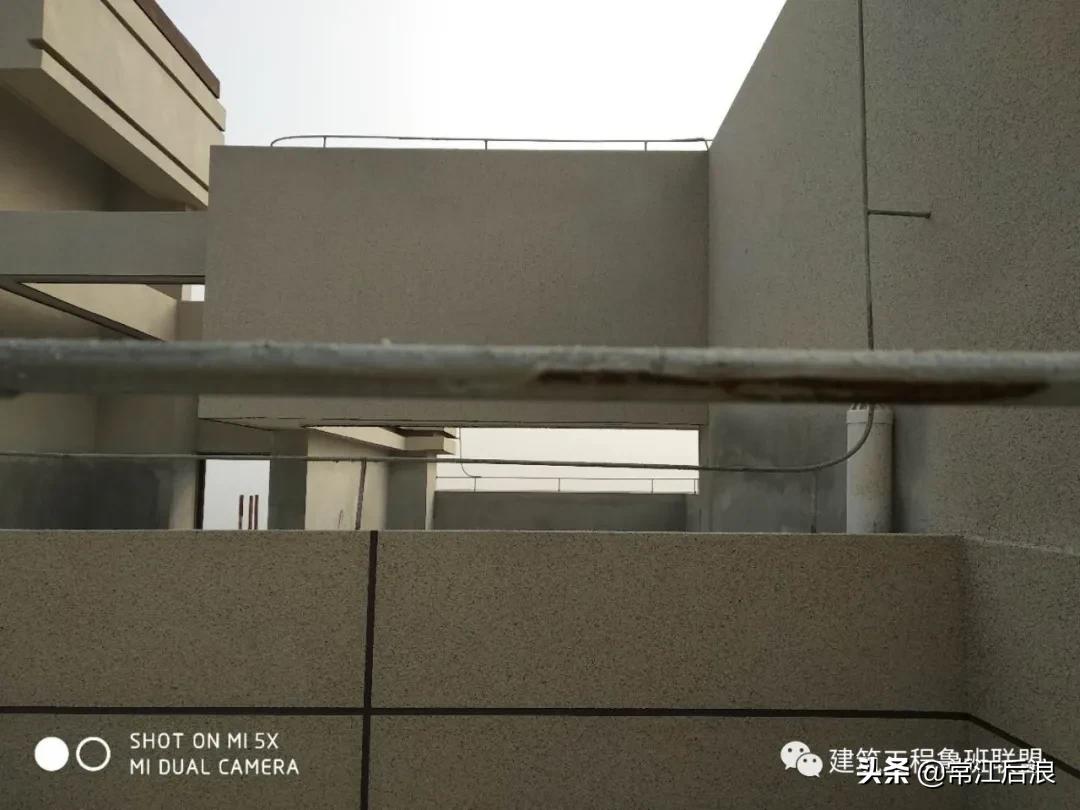 屋面避雷带转角做法示意图,屋面避雷带怎么做才规范