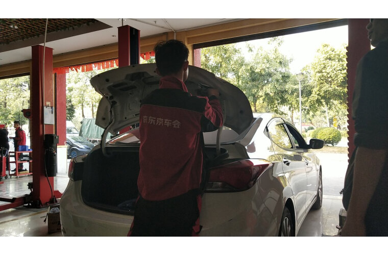 全面屏设计，前后双录不惧黑天白夜！盯盯拍E5评测