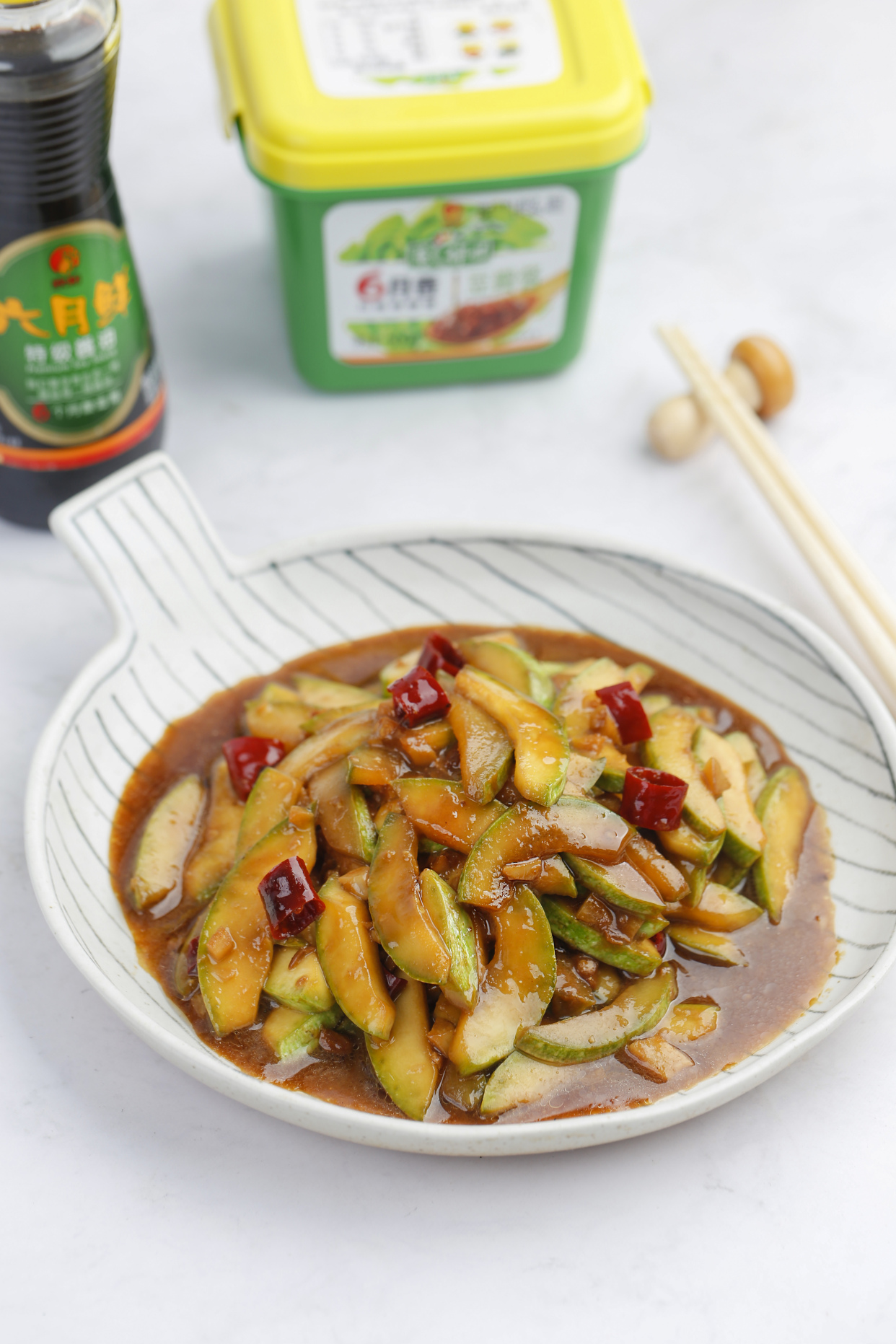 冬天的瓜和啥菜一起炒才好吃,西葫芦瓜怎么做好吃又下饭呢