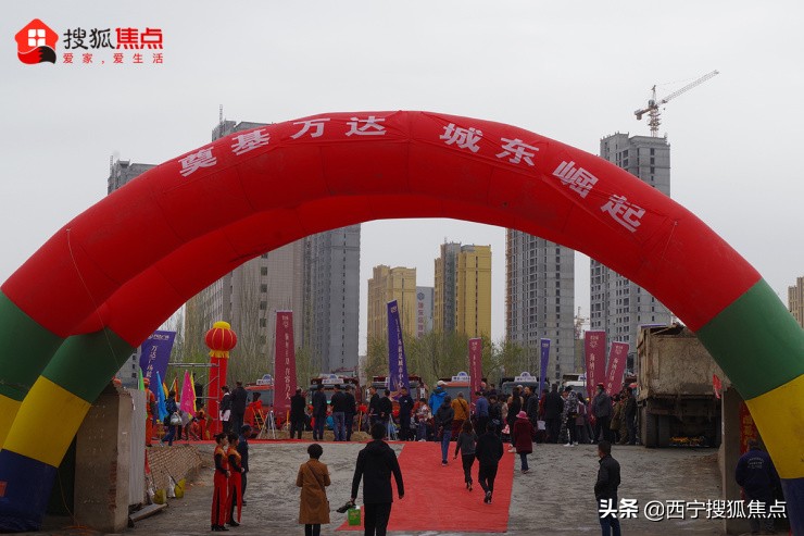 瑗垮畞涓儬涓囪揪骞垮満,瑗垮畞鍩庝笢涓儬涓囪揪骞垮満