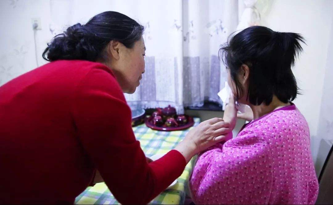 坐月子谁照顾月嫂,坐月子妈妈和婆婆谁好