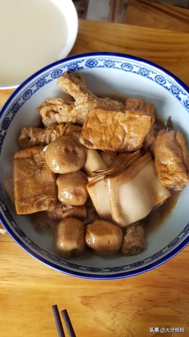 济宁比较有名气的甏肉干饭,山东济宁最有名的小吃的甏肉干饭