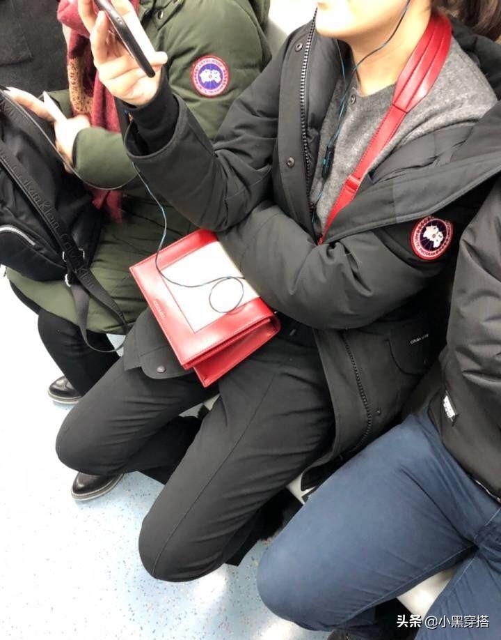 和加拿大鹅一个级别的羽绒服,与加拿大鹅媲美的户外羽绒服