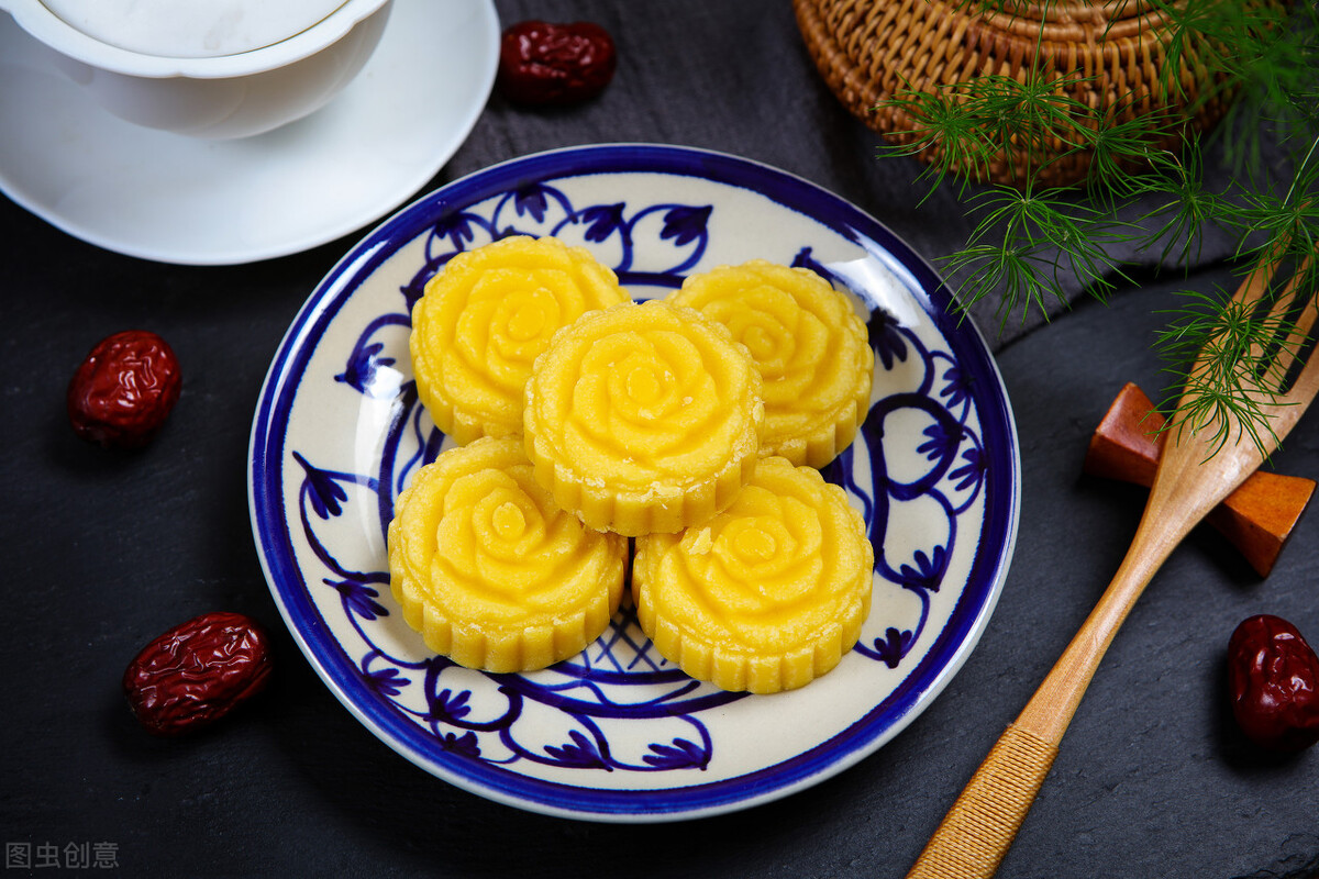 绿豆别再煮汤了简单新做法,绿豆糕怎么做软糯又香甜