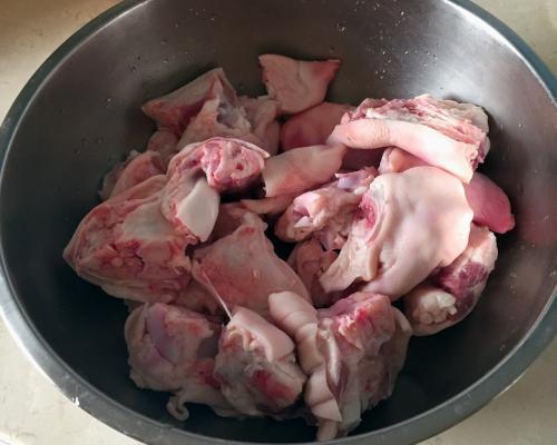 红烧肉炒糖色用冰糖还是白糖,蜂蜜冰糖白糖哪个炒糖色更好