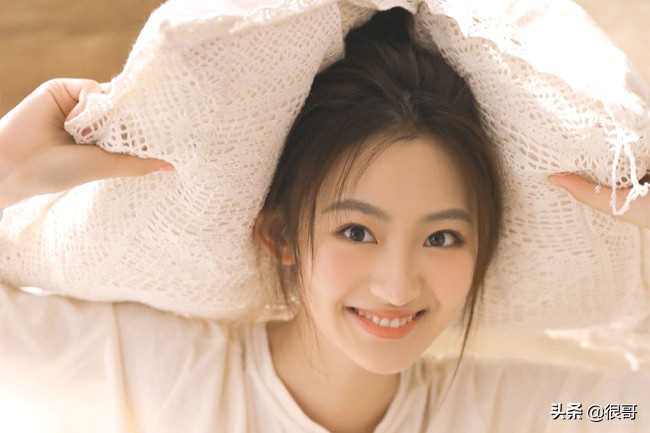 《扫黑风暴》女演员的青涩照：吴越俏，江疏影美，王骏迪没认出来