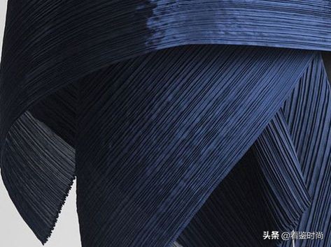 聚酯纤维为什么作为服装面料,聚酯纤维的衣服面料到底好不好