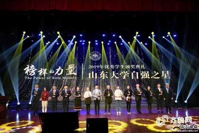 脑瘫男孩考入财经大学,17岁脑瘫男孩考上大学