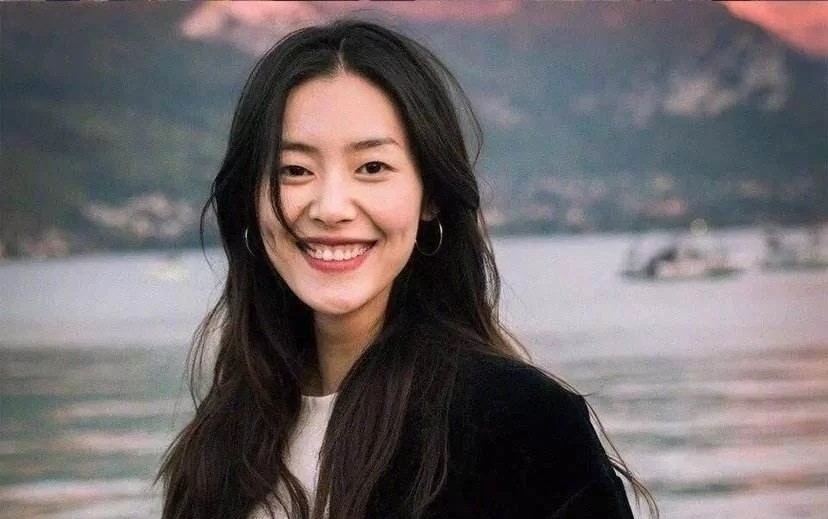 “冶容多姿鬓，芳香已盈路”脸型的魅力值，是必须要了解的常识