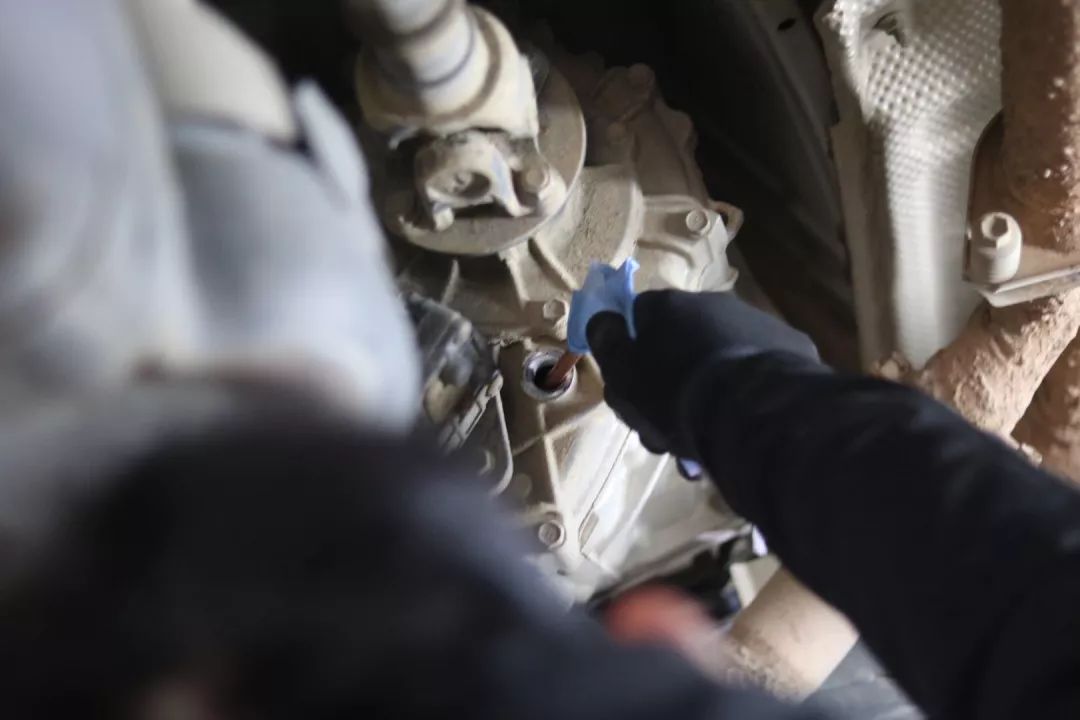 怪兽修车:翻新“残损不堪”的二手霸道LC150,满血复活变新车