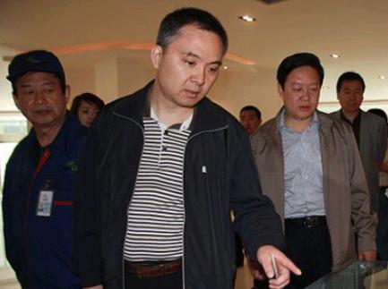 从身家800亿到负债累累的首富,富豪从白手起家到负债225亿