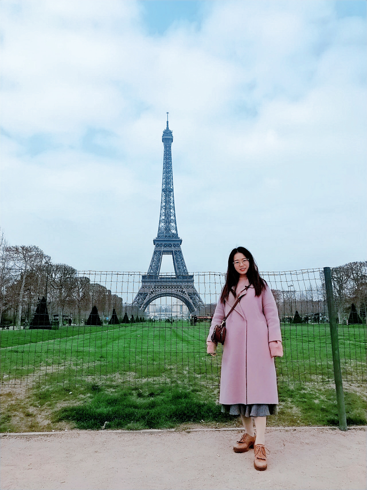 宸撮粠鏃呰骞茶揣,宸撮粠鐨勬棩涓庡鏃呰