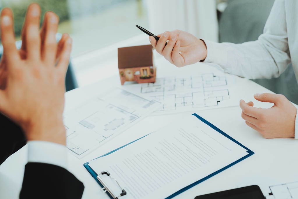 房地产物业招标服务费会计分录,物业公司收租金的会计分录怎么做