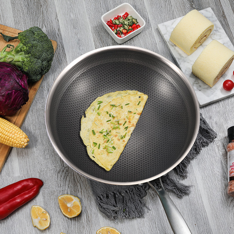 康巴赫蜂窝式密布锅具市场，开创性不粘技术风靡厨房