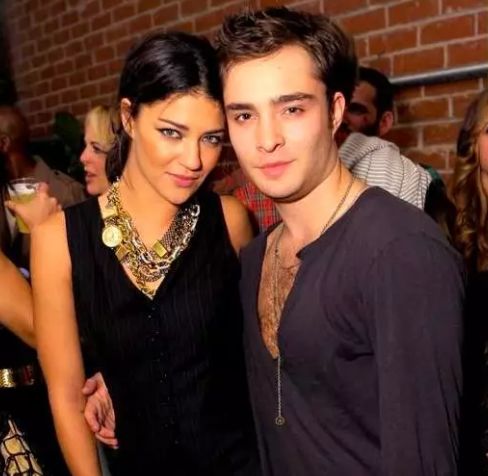 缁椈濂冲鍥炲綊,缁椈濂冲鍥炲綊瀹跺涵