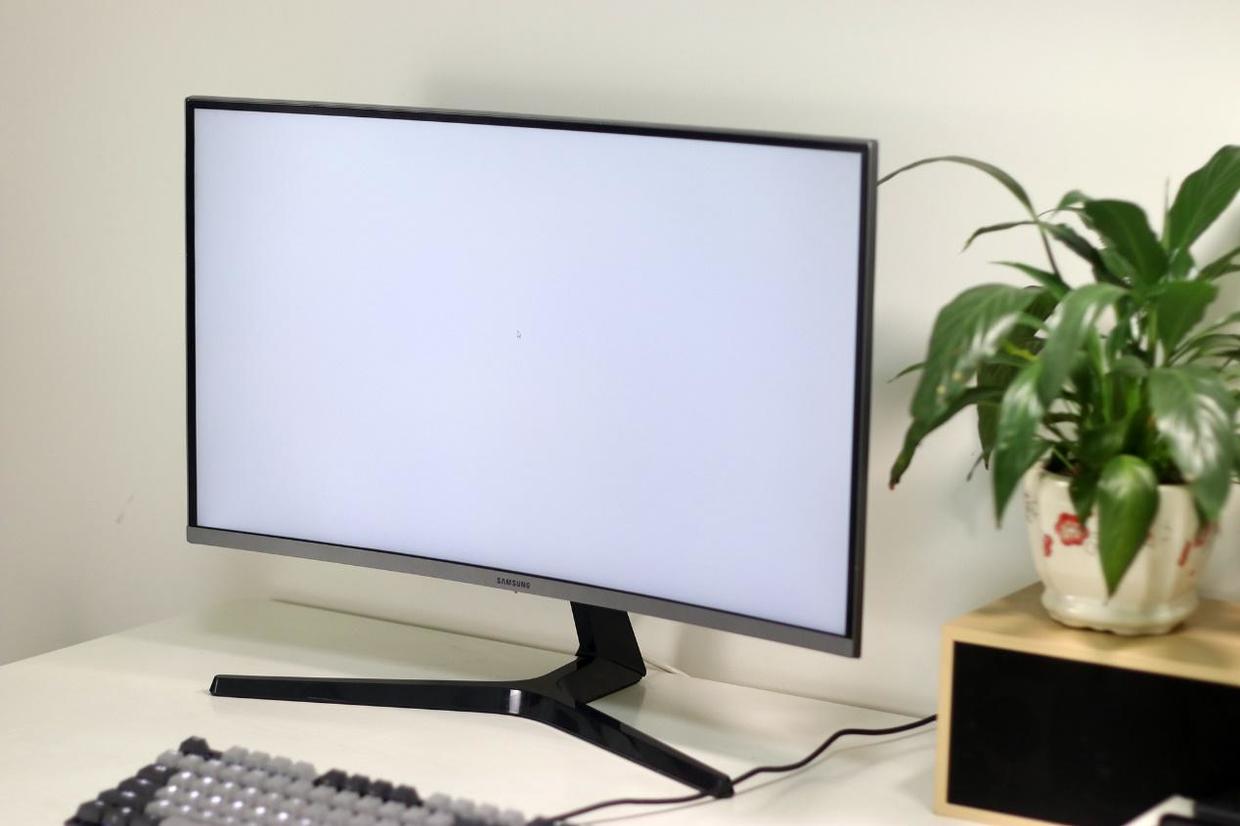 三星曲面和直面屏对比,三星曲面手机评测