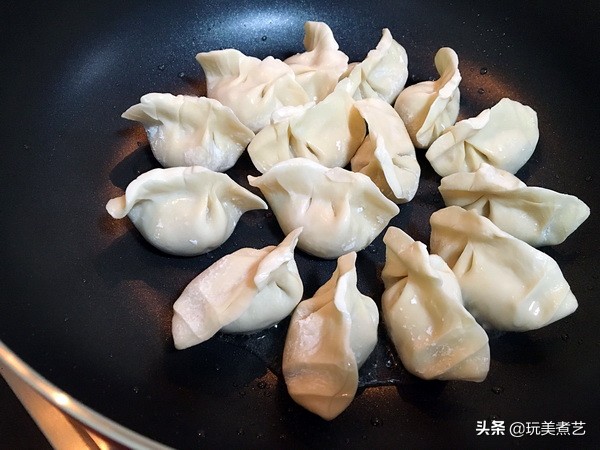 冰花饺子煎法,煎冰花饺子