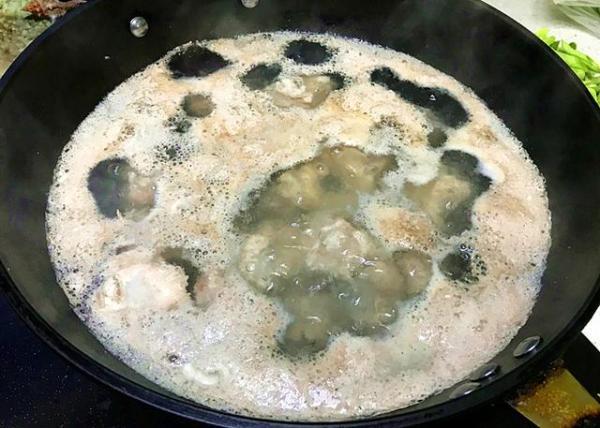 给肉焯水为什么要撇沫,给肉焯水必须放料酒吗