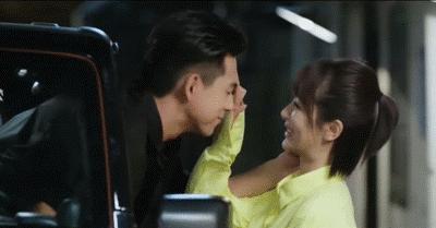 杨紫主动献吻的肌肉男有多帅？圈妹上亿，经历堪称翻版彭于晏