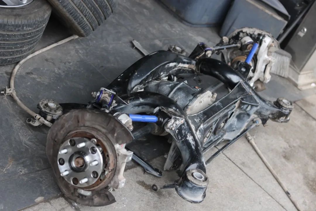 怪兽汽车翻新地址,怪兽修车翻新奥迪q7