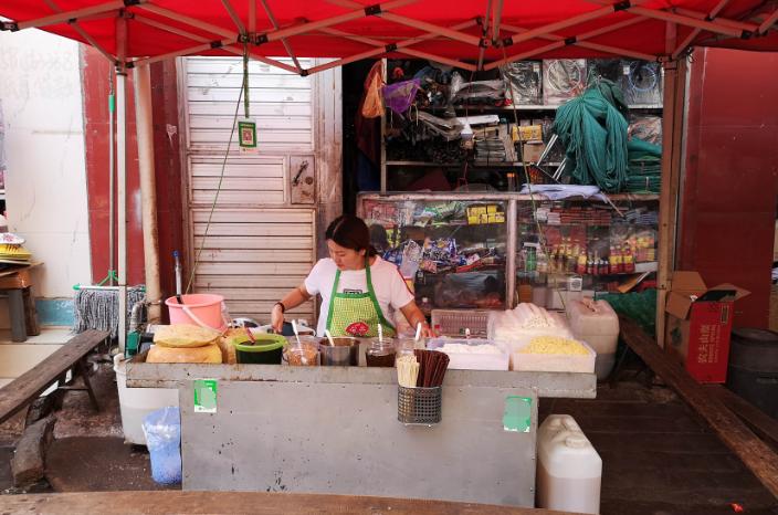云南凉面路边摊最正宗,云南小摊凉面