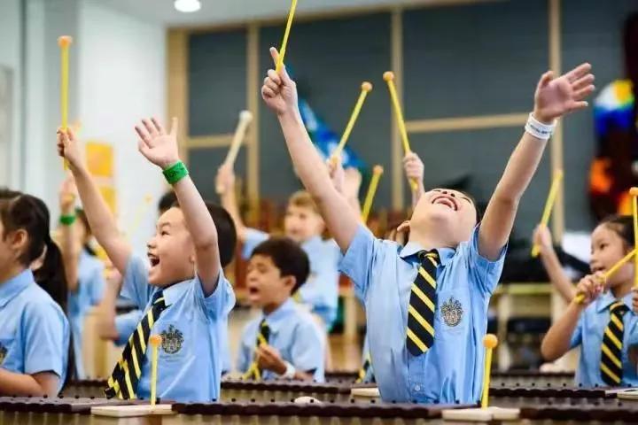 为曲线“鸡娃”,卖房卖车移居泰国:想逃离内卷,换来破碎名校梦