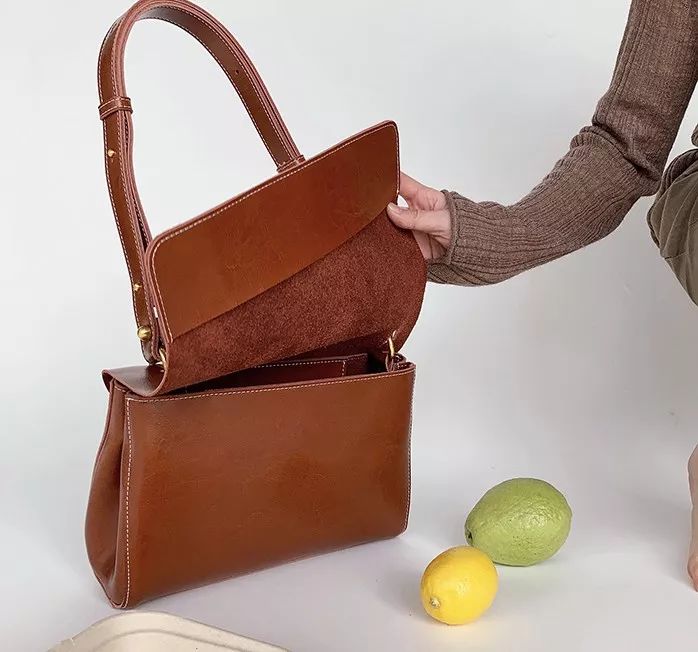 小众设计感经典百搭腋下包,今年最流行的百搭腋下包