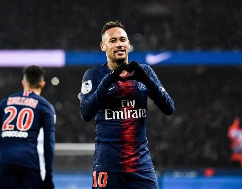 世界足球年薪收入排行榜,足球巨星为什么身价都这么高