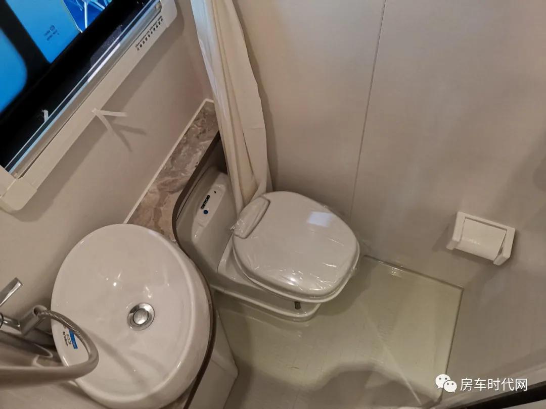 中额头内有大乾坤!洗衣机外置金冠格林卡诺E款