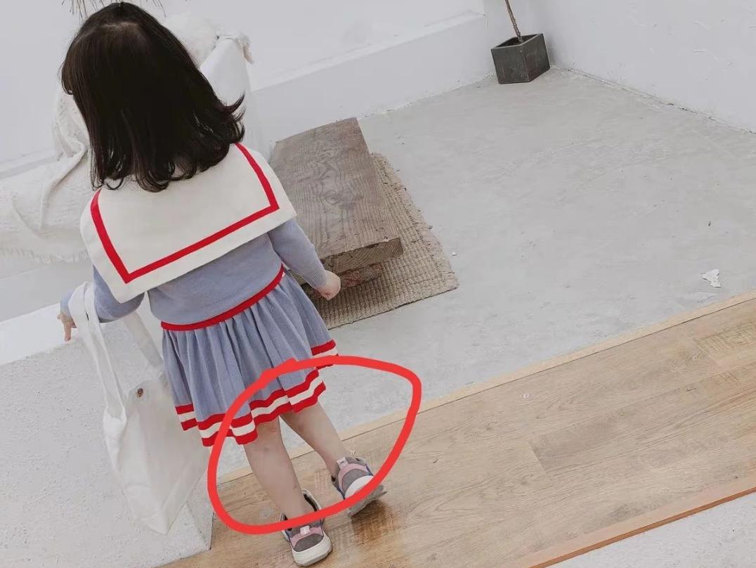 三岁萌娃童模,儿童网红玩具0-3岁变形机器人