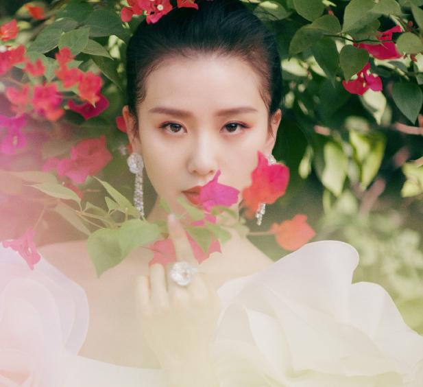 脸上长痣人一般有几个特征,脸上哪个位置长痣说明好看