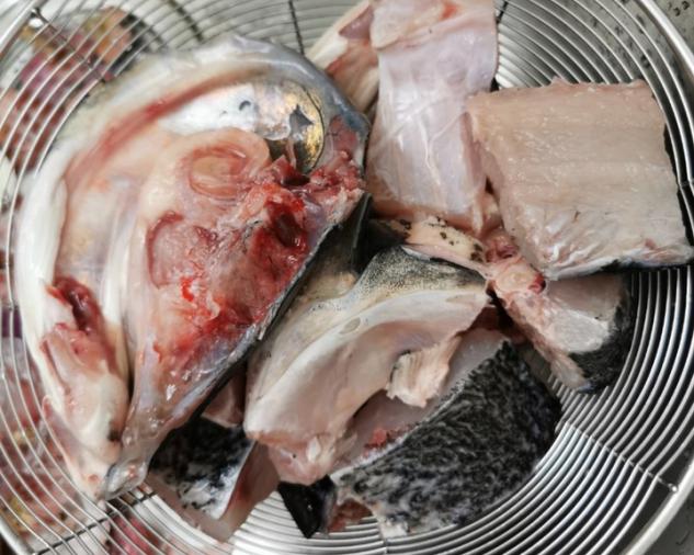 鱼头煲干锅,干锅炖鱼头